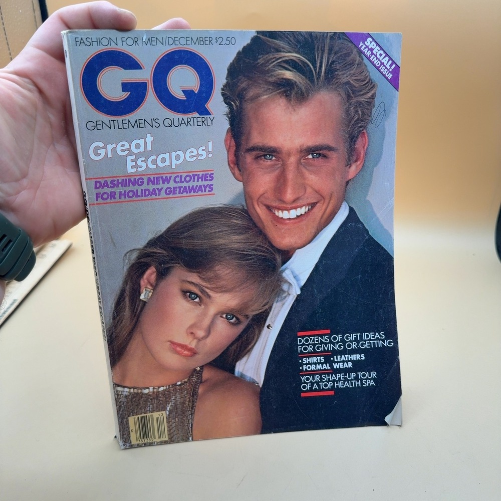 GQ Gentlemen's Quarterly Magazine December 1980 Great Escapes Year-End Issue